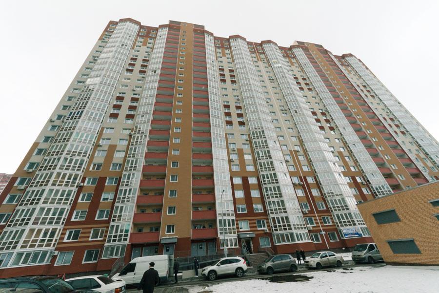Cozy Apartment On Gmyri 12B Near Metro Poznyaki Kiev Exteriör bild