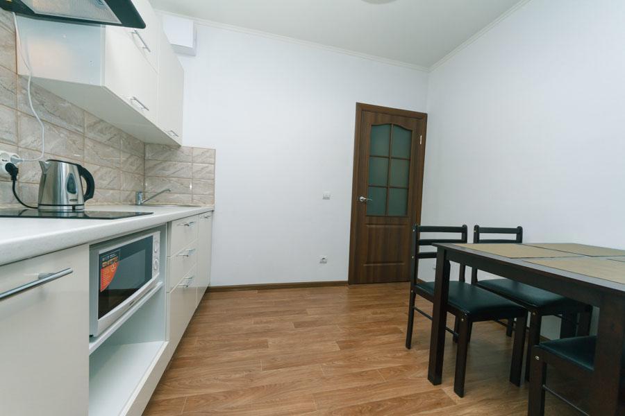 Cozy Apartment On Gmyri 12B Near Metro Poznyaki Kiev Exteriör bild